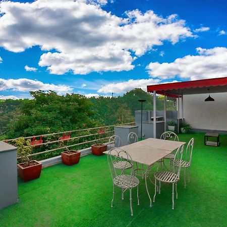 Divine Inn Couple Friendly Hotel Near Sector 51 Metro Station Noida Eksteriør billede