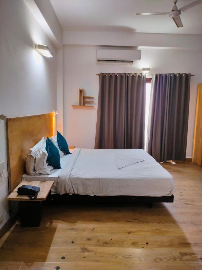 Divine Inn Couple Friendly Hotel Near Sector 51 Metro Station Noida Eksteriør billede