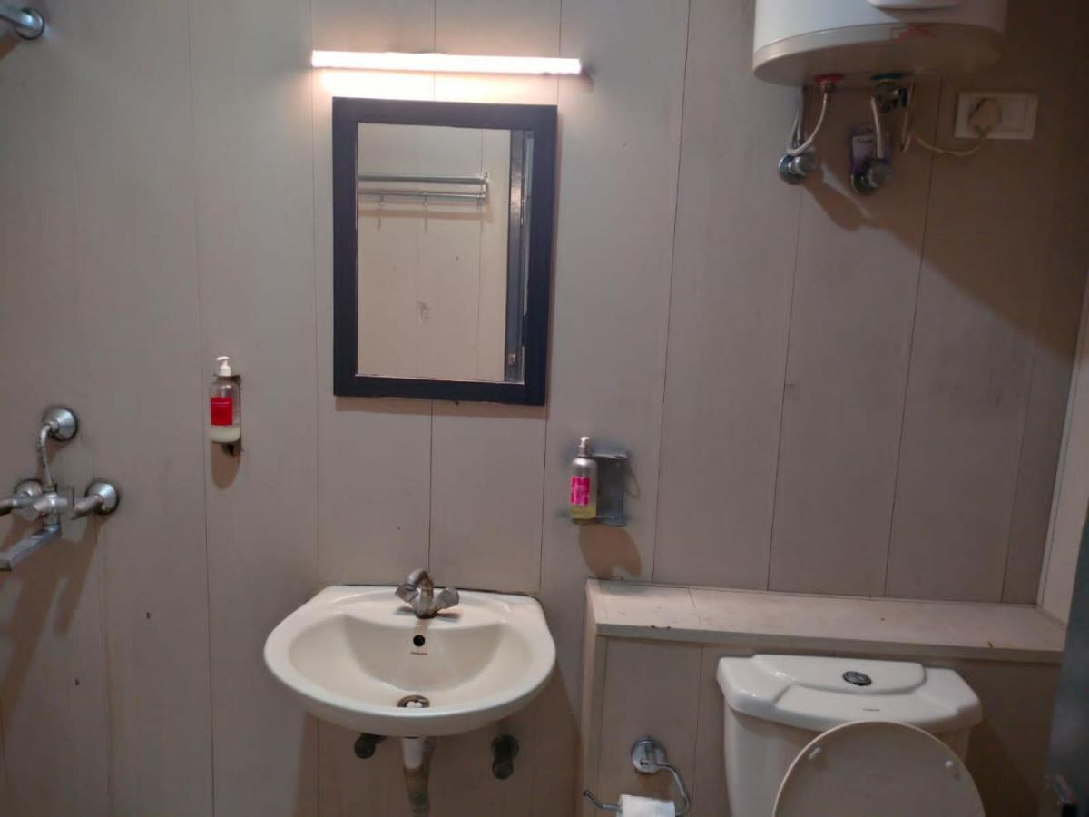 Divine Inn Couple Friendly Hotel Near Sector 51 Metro Station Noida Eksteriør billede