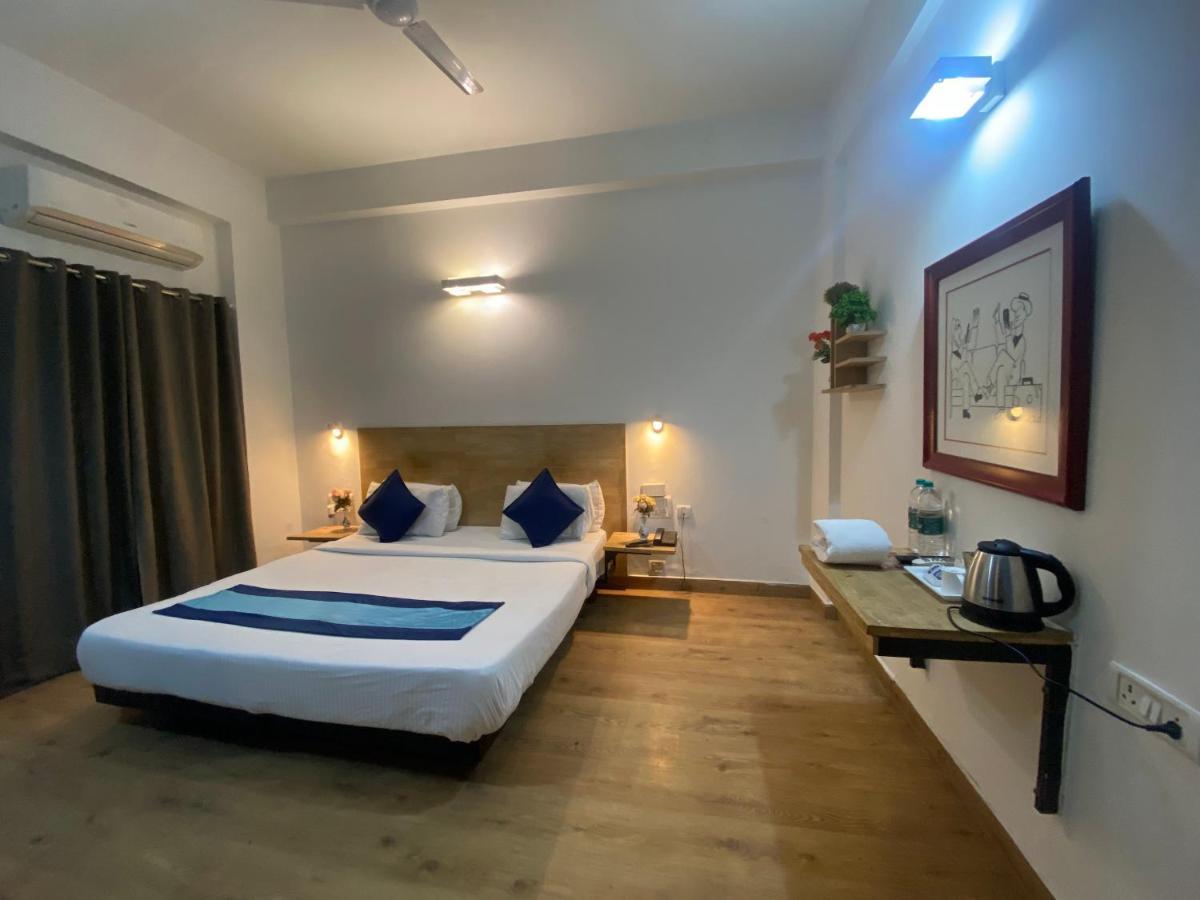 Divine Inn Couple Friendly Hotel Near Sector 51 Metro Station Noida Eksteriør billede