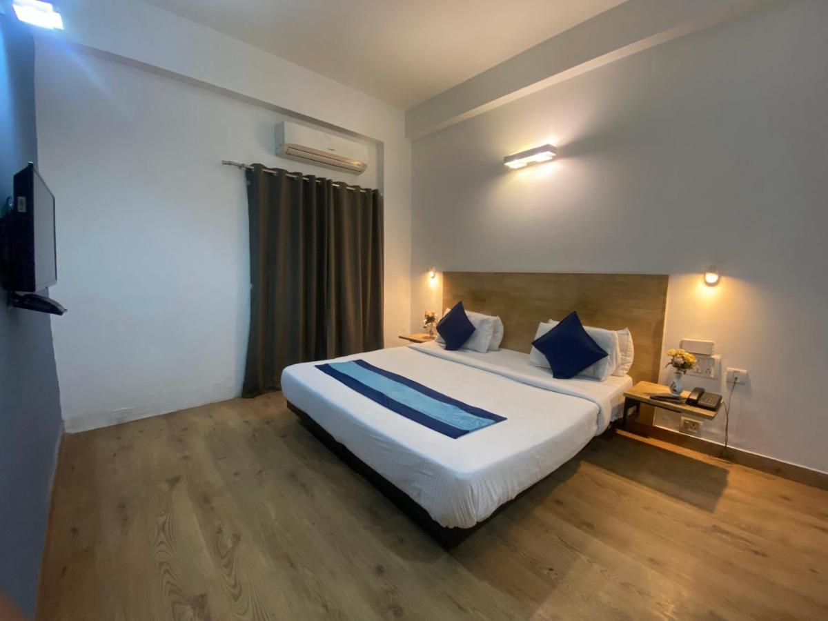 Divine Inn Couple Friendly Hotel Near Sector 51 Metro Station Noida Eksteriør billede