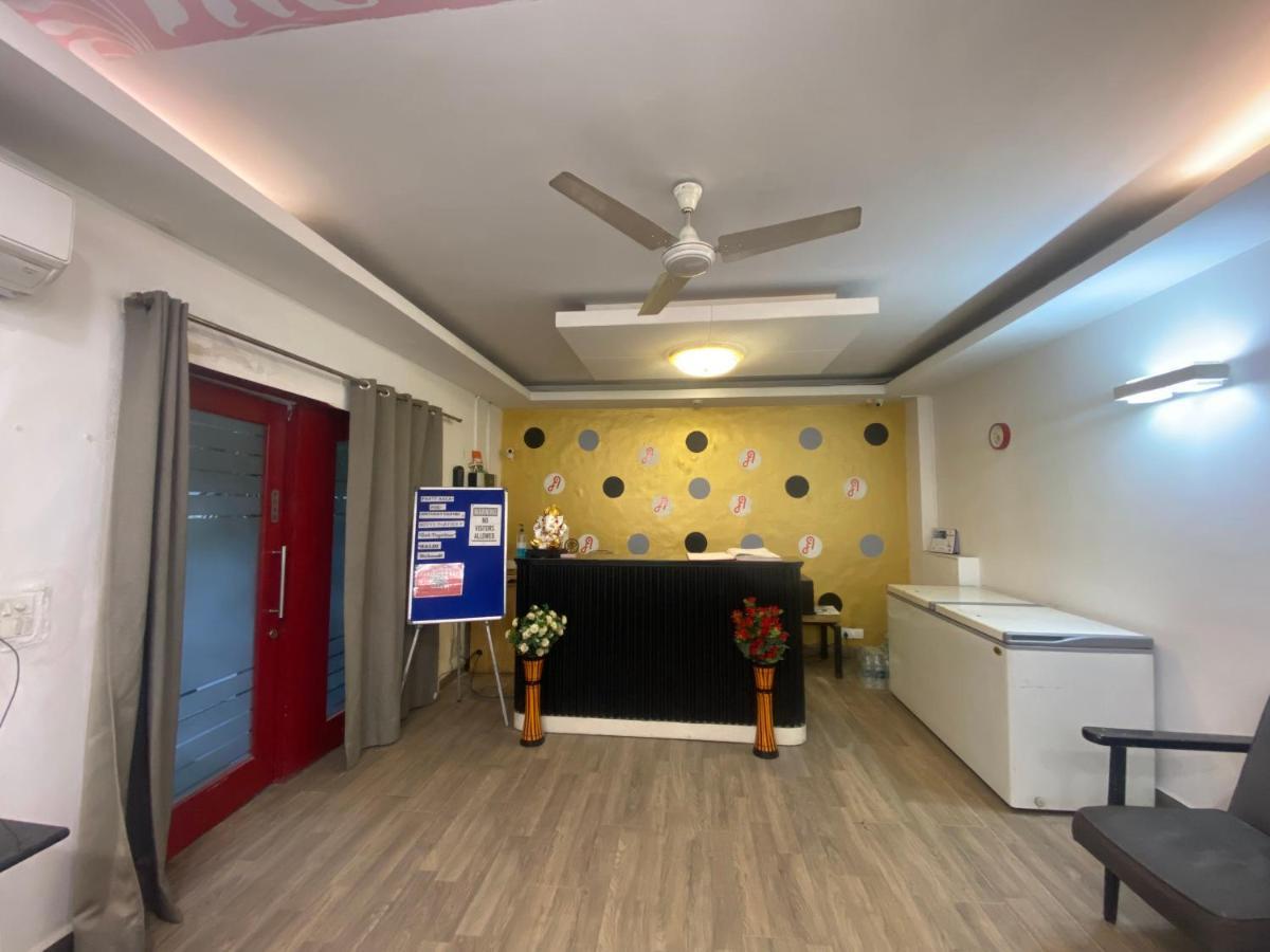 Divine Inn Couple Friendly Hotel Near Sector 51 Metro Station Noida Eksteriør billede
