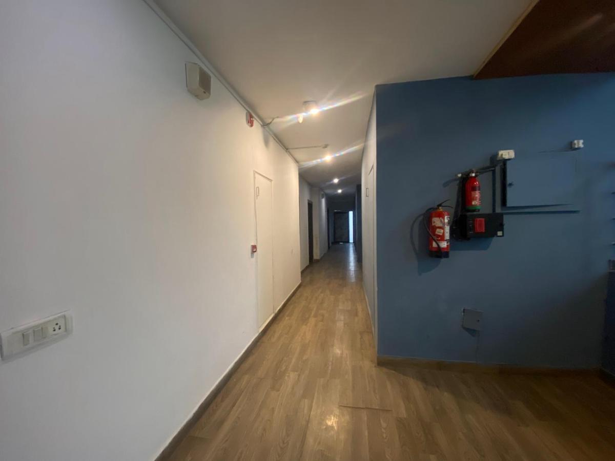 Divine Inn Couple Friendly Hotel Near Sector 51 Metro Station Noida Eksteriør billede