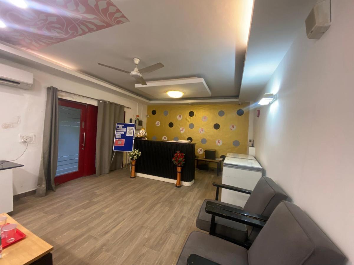 Divine Inn Couple Friendly Hotel Near Sector 51 Metro Station Noida Eksteriør billede