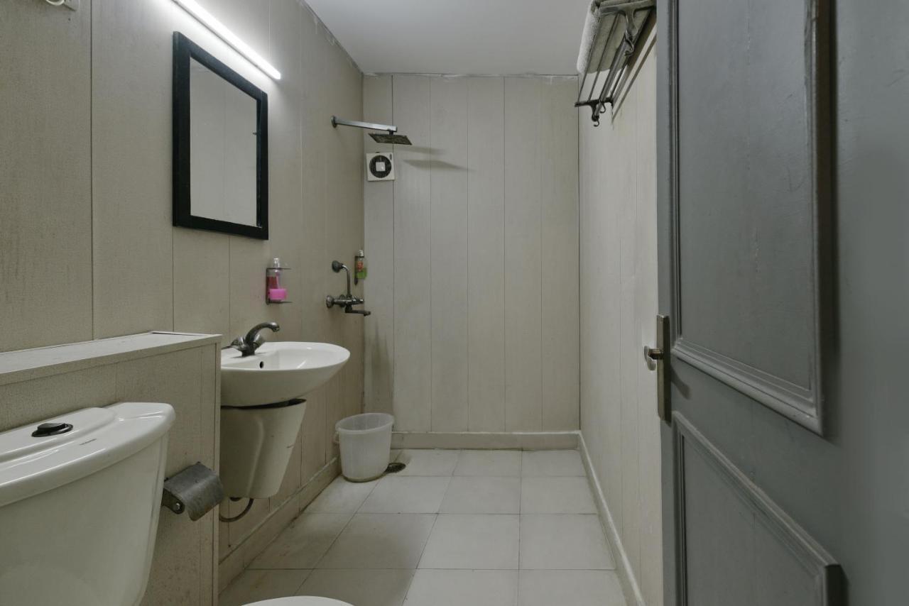 Divine Inn Couple Friendly Hotel Near Sector 51 Metro Station Noida Eksteriør billede
