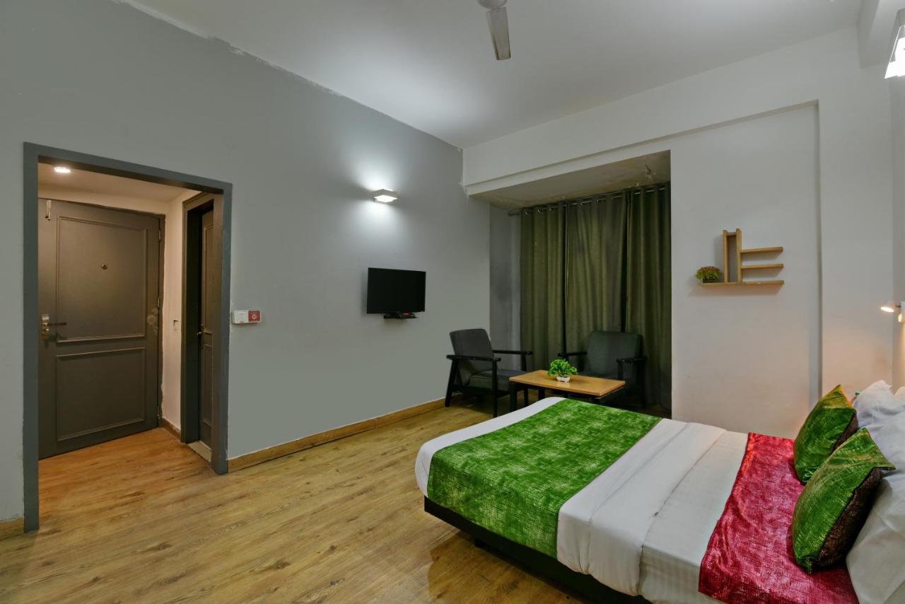 Divine Inn Couple Friendly Hotel Near Sector 51 Metro Station Noida Eksteriør billede