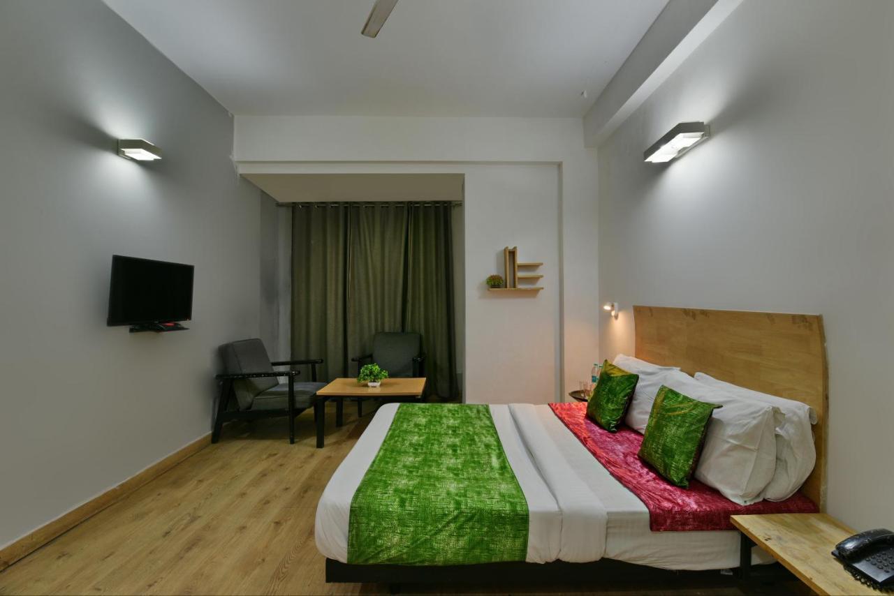 Divine Inn Couple Friendly Hotel Near Sector 51 Metro Station Noida Eksteriør billede