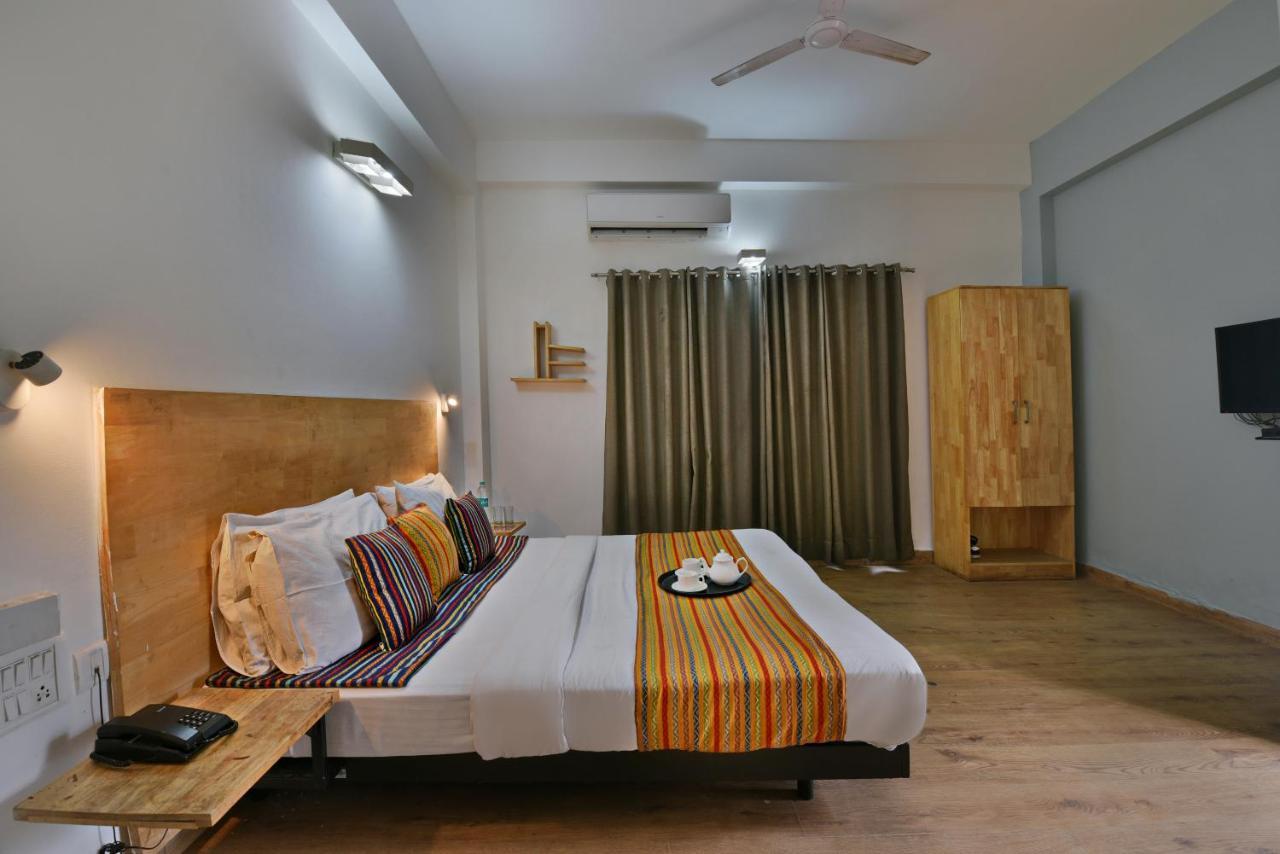 Divine Inn Couple Friendly Hotel Near Sector 51 Metro Station Noida Eksteriør billede