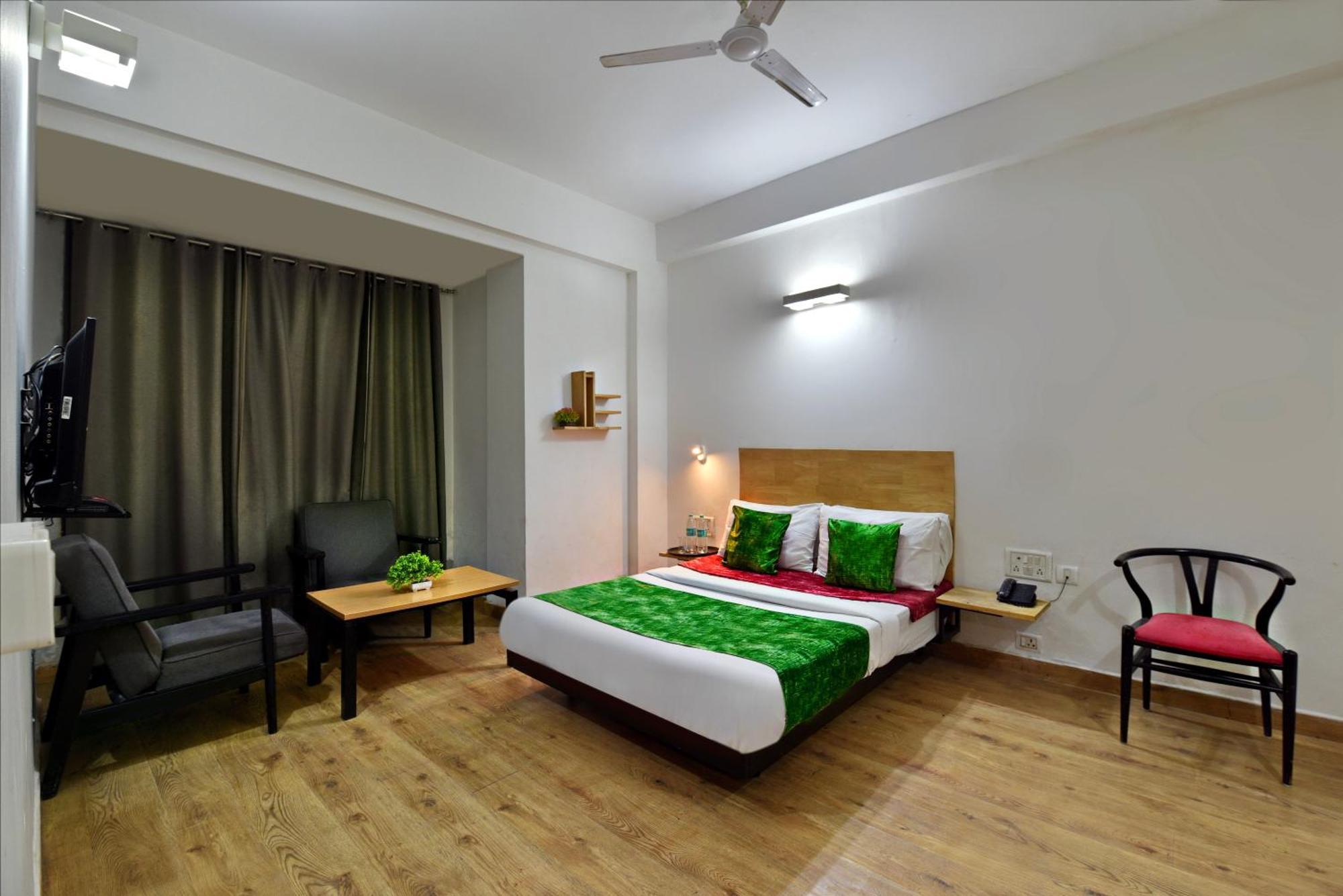 Divine Inn Couple Friendly Hotel Near Sector 51 Metro Station Noida Eksteriør billede