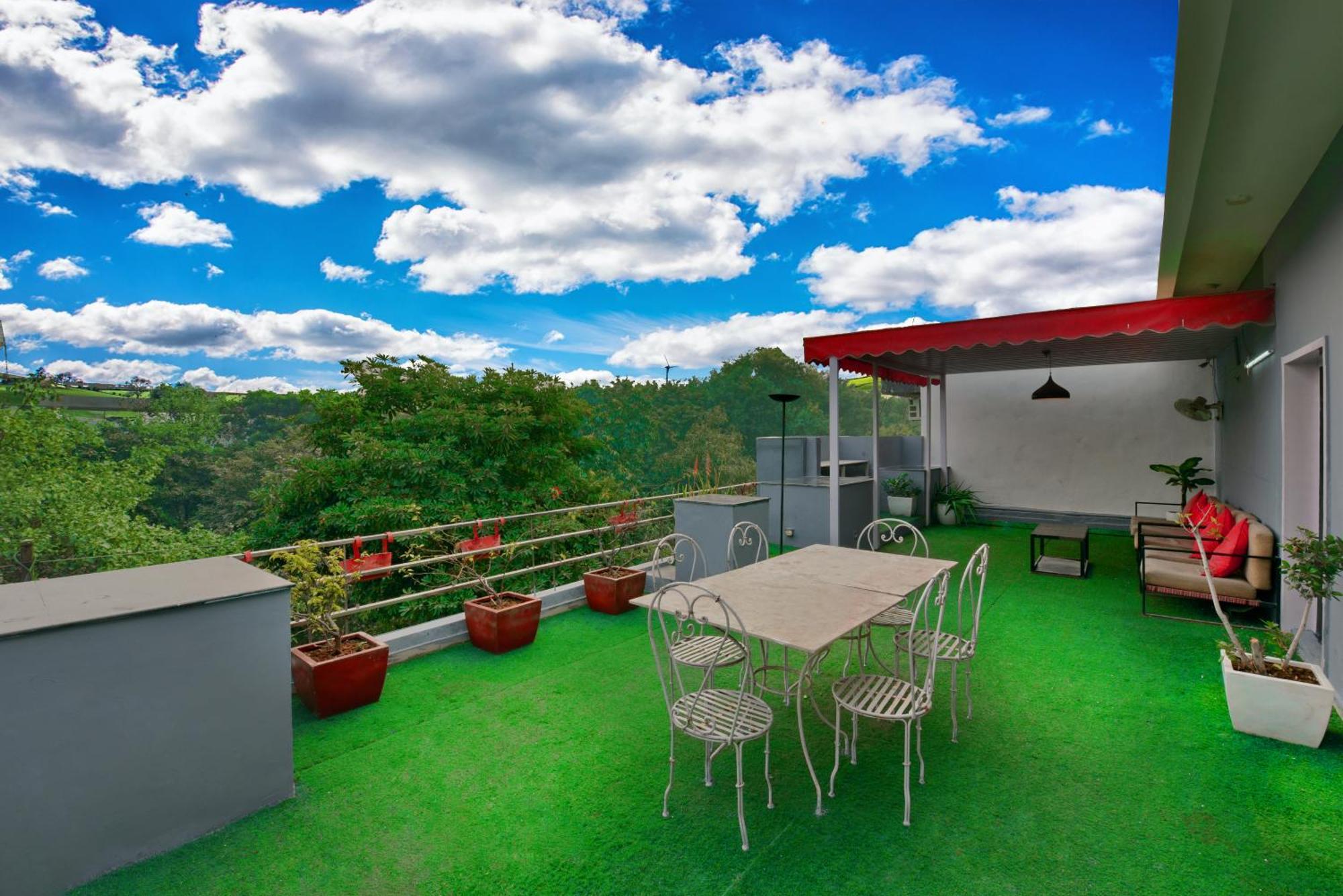 Divine Inn Couple Friendly Hotel Near Sector 51 Metro Station Noida Eksteriør billede